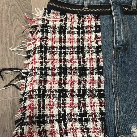 Signature8 Women’s Jean Skirt With Red, White, and Blue Stitching Size S - Picture 4 of 6